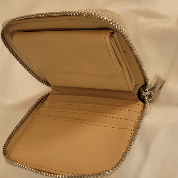 Guess wallet - Picture 3 of 5